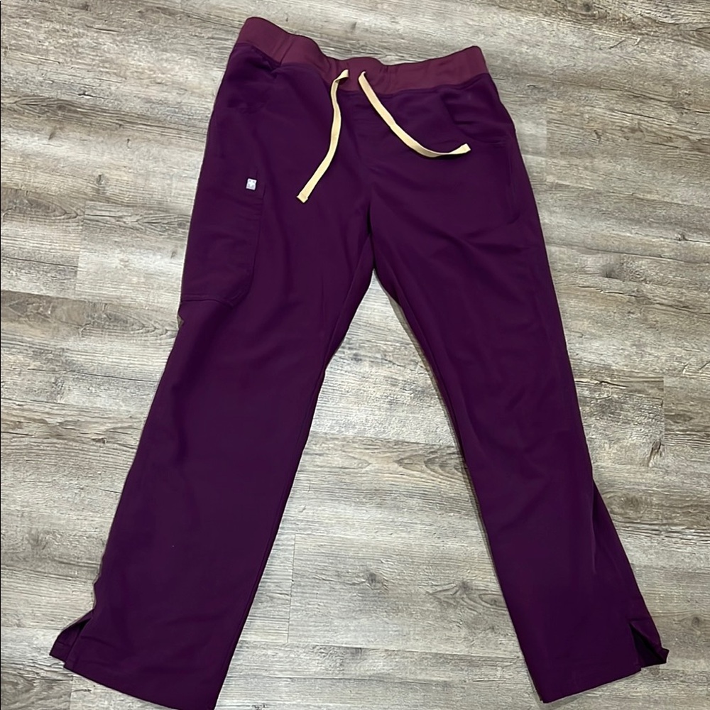 Figs Kade in Deep Purple in Medium